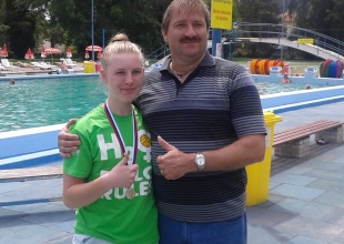 Zuzanna Wiechec ze swoim trenerem Sabim Eschwig-Hajts